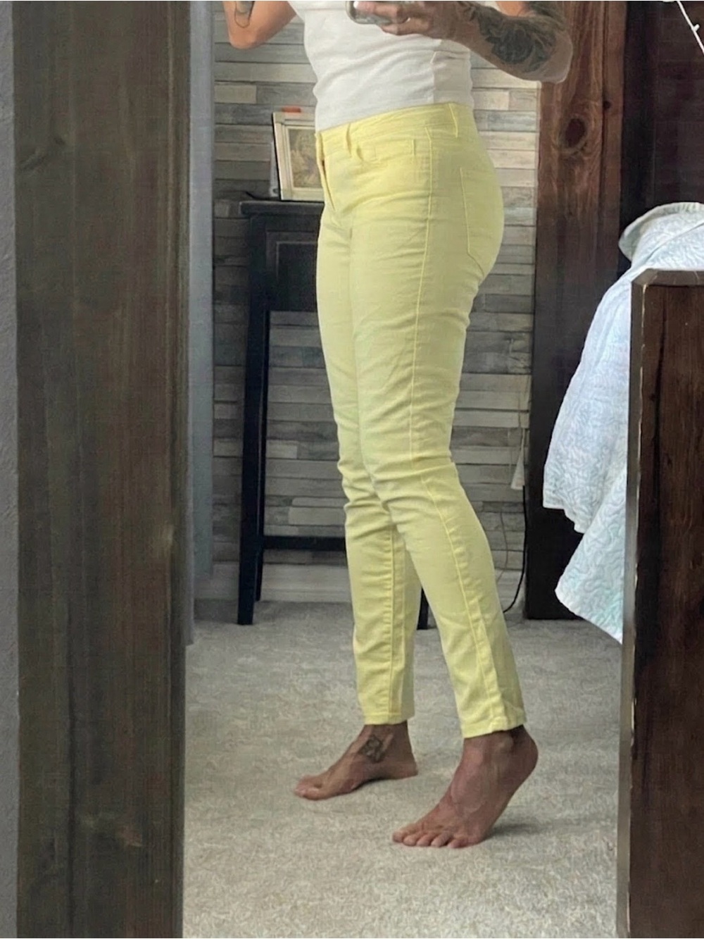 Forever 21 Slim Ankle Jeans in Pale Yellow Sz 28 NWT
